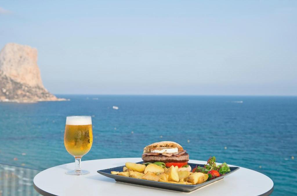 Sea views and sunshine in Calpe, Costa Blanca - Hotel Bahía Calpe by Pierre & Vacances
