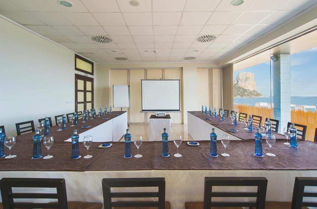 Sea views and sunshine in Calpe, Costa Blanca - Hotel Bahía Calpe by Pierre & Vacances