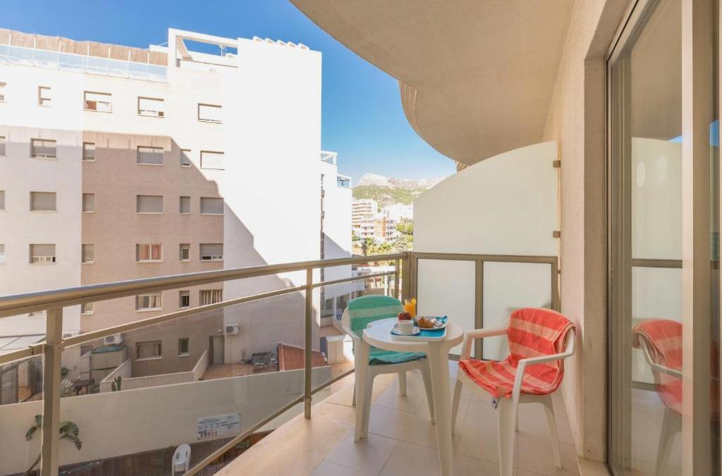 Sea views and sunshine in Calpe, Costa Blanca - Hotel Bahía Calpe by Pierre & Vacances