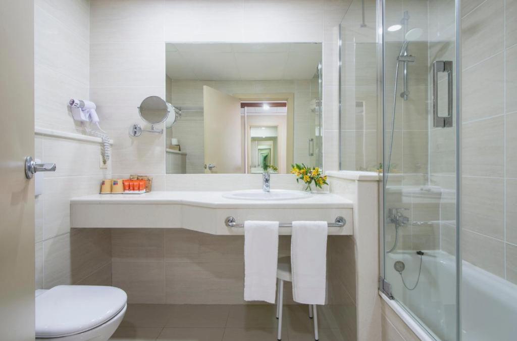 Sea views and sunshine in Calpe, Costa Blanca - Hotel Bahía Calpe by Pierre & Vacances