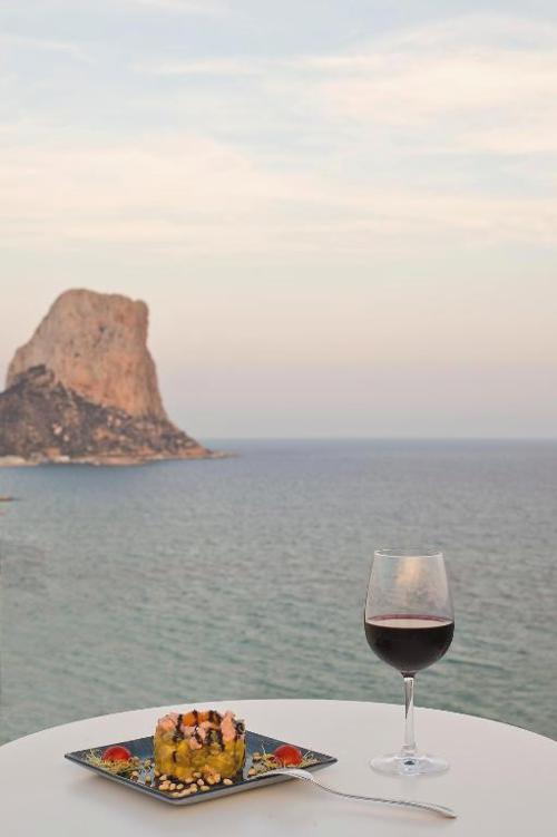 Sea views and sunshine in Calpe, Costa Blanca - Hotel Bahía Calpe by Pierre & Vacances
