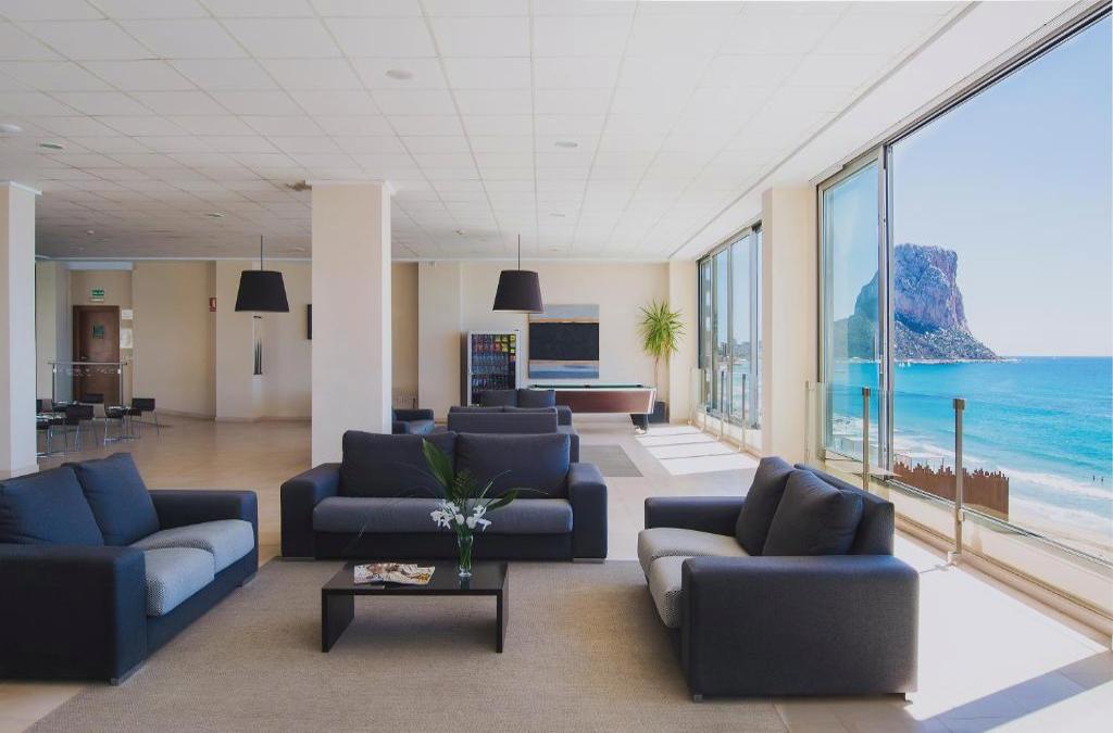 Sea views and sunshine in Calpe, Costa Blanca - Hotel Bahía Calpe by Pierre & Vacances