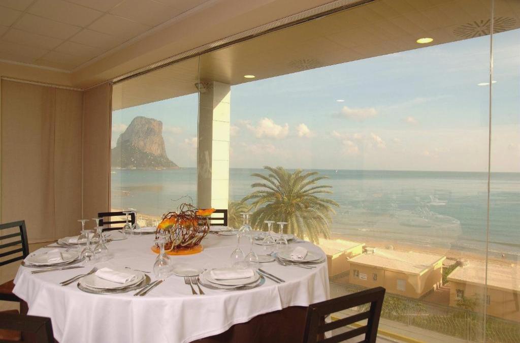 Sea views and sunshine in Calpe, Costa Blanca - Hotel Bahía Calpe by Pierre & Vacances