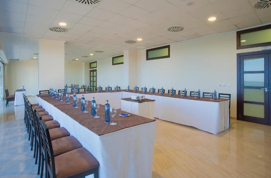 Sea views and sunshine in Calpe, Costa Blanca - Hotel Bahía Calpe by Pierre & Vacances