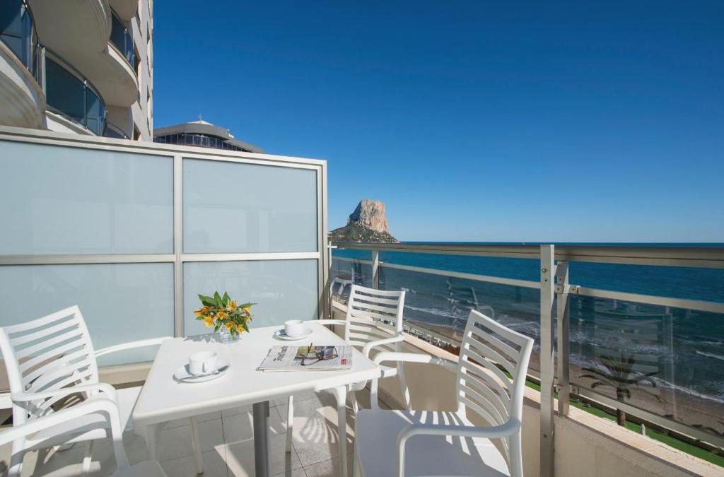 Sea views and sunshine in Calpe, Costa Blanca - Hotel Bahía Calpe by Pierre & Vacances