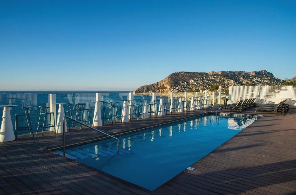 Sea views and sunshine in Calpe, Costa Blanca - Hotel Bahía Calpe by Pierre & Vacances