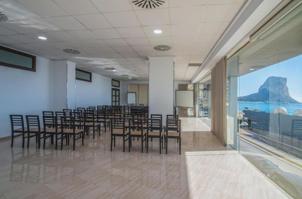 Sea views and sunshine in Calpe, Costa Blanca - Hotel Bahía Calpe by Pierre & Vacances