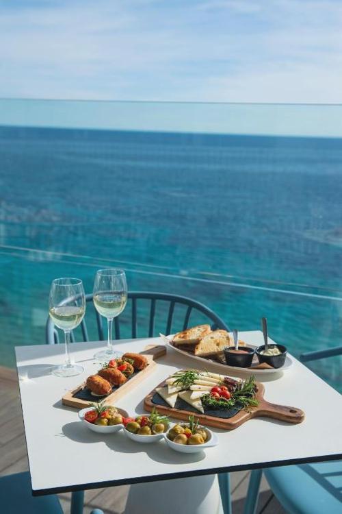 Sea views and sunshine in Calpe, Costa Blanca - Hotel Bahía Calpe by Pierre & Vacances