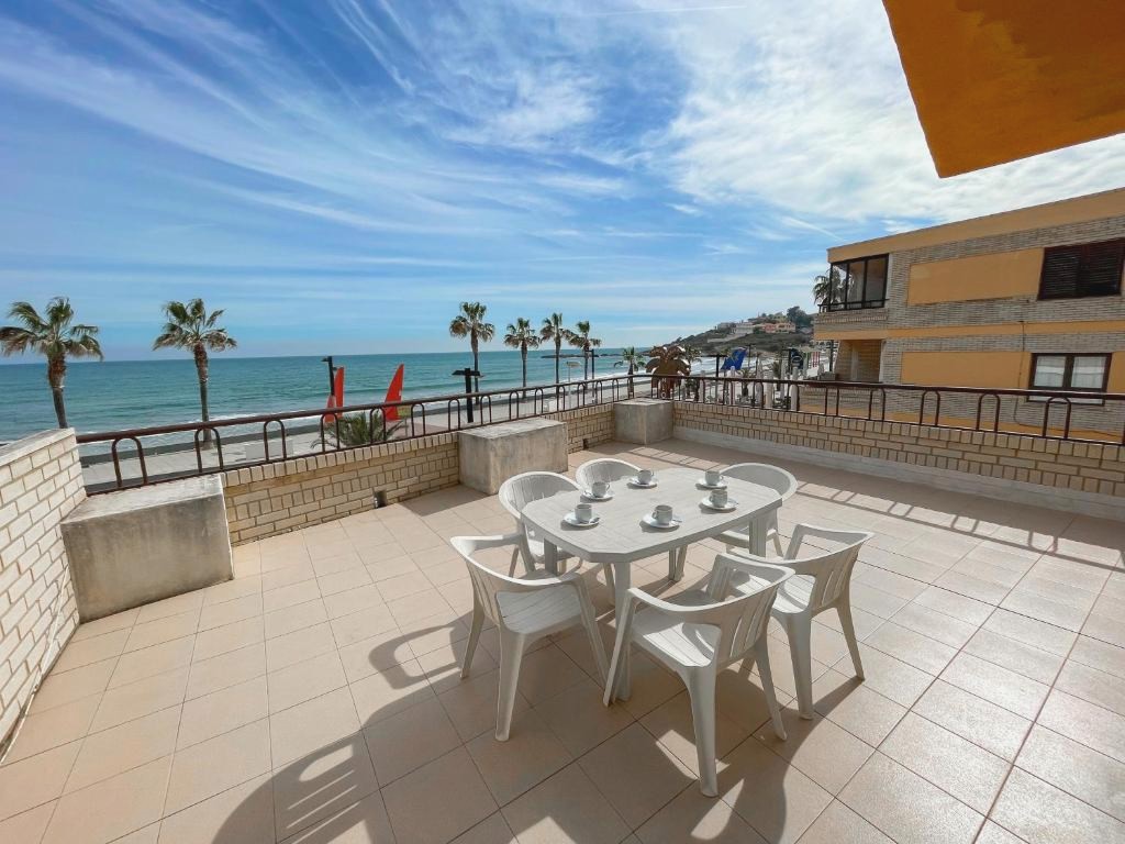 Oropesa del Mar, o seu apartamento à beira-mar - Apartamentos Oropesa Primera Línea De Playa 3000
