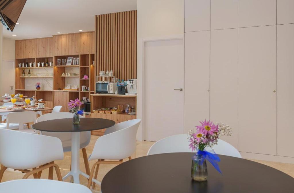 Atlantic air and beach walks in central Sanxenxo - Hotel Panadeiramar