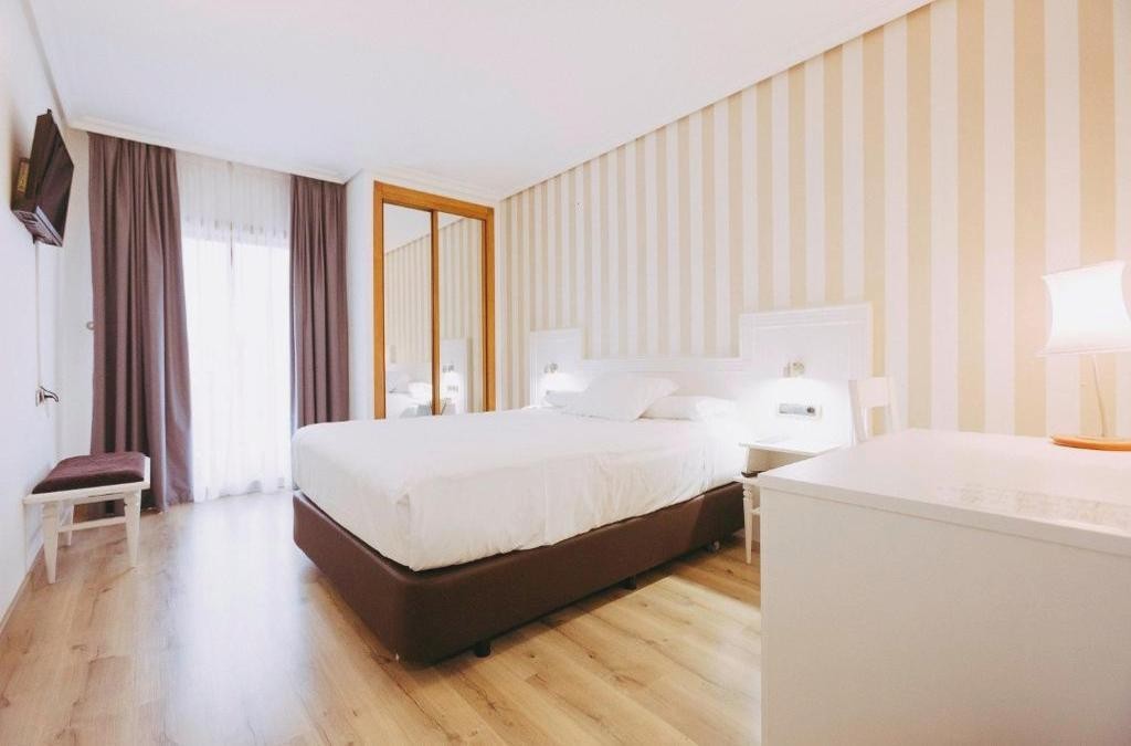 Galicia Unveiled: Explore the Enchanting Wonders of Spain's Northwest Coast - Hotel Alfonso I