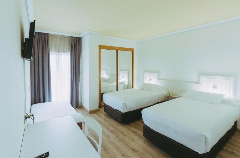 Galicia Unveiled: Explore the Enchanting Wonders of Spain's Northwest Coast - Hotel Alfonso I