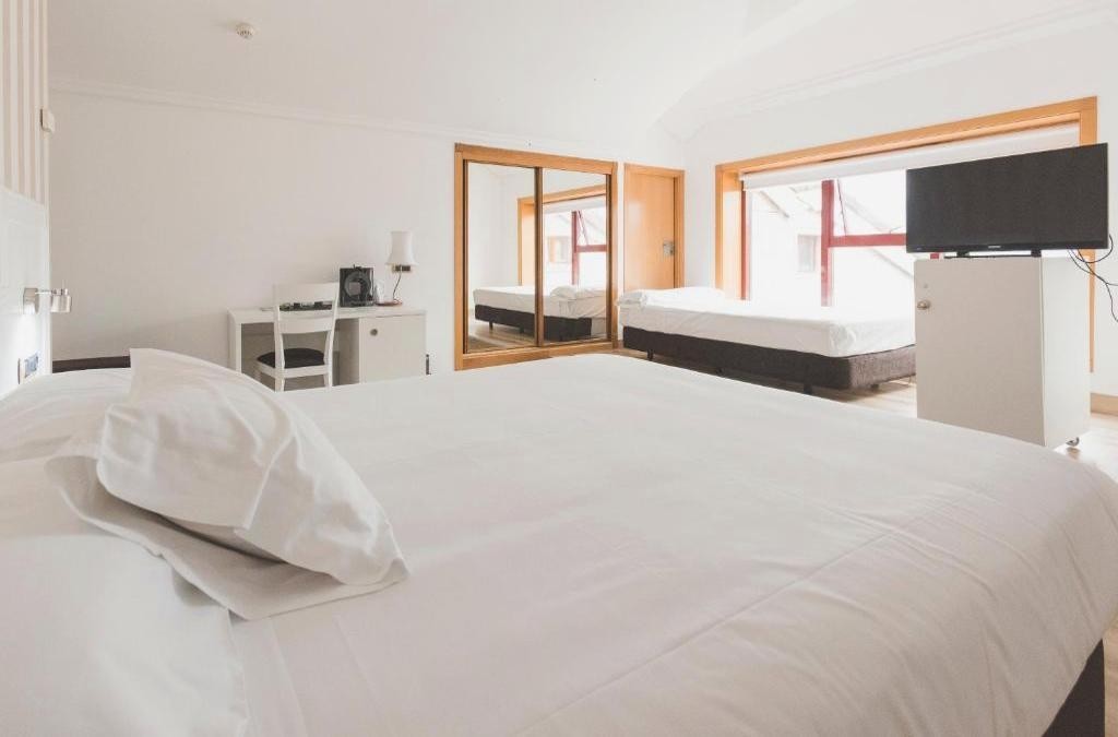 Galicia Unveiled: Explore the Enchanting Wonders of Spain's Northwest Coast - Hotel Alfonso I
