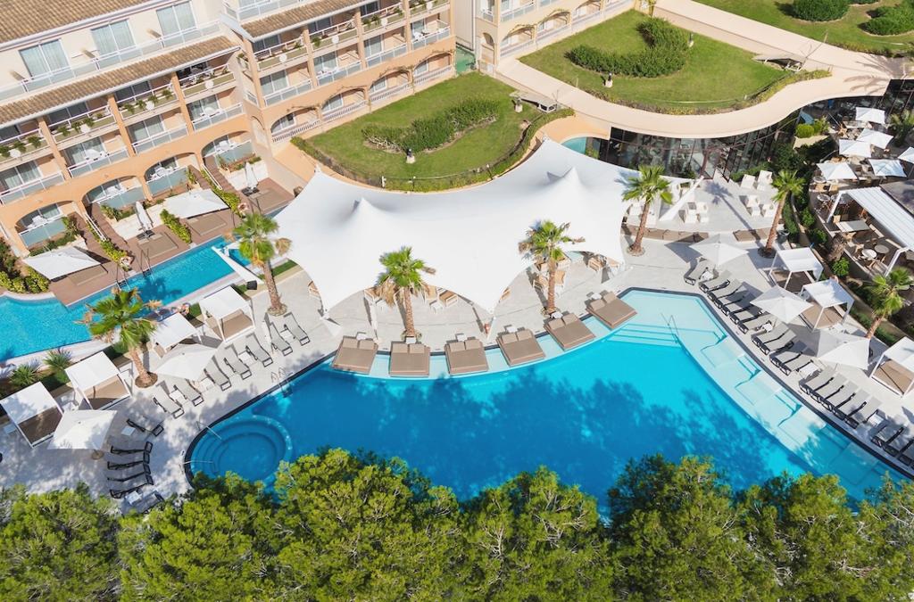 Férias em Maiorca: Tudo Incluído, Parque Aquático e Ferry - Insotel Cala Mandía Resort & Spa