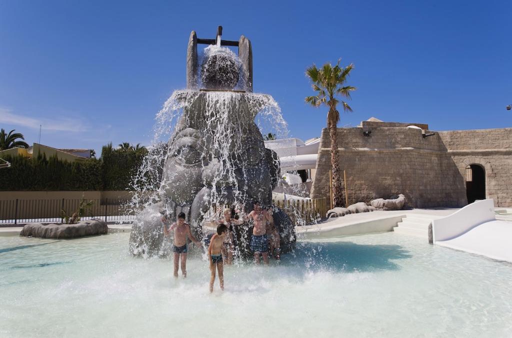 Férias em Maiorca: Tudo Incluído, Parque Aquático e Ferry - Insotel Cala Mandía Resort & Spa