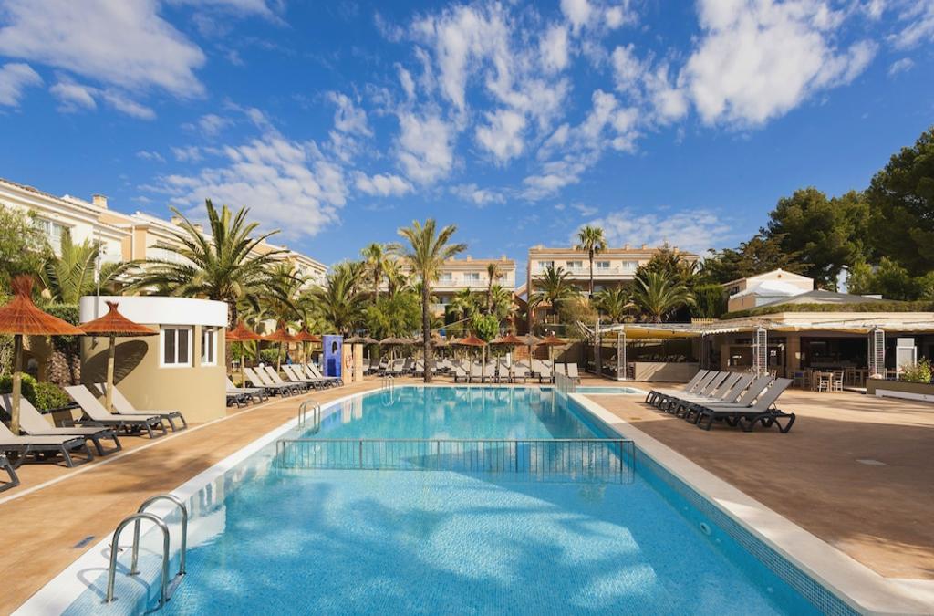 Férias em Maiorca: Tudo Incluído, Parque Aquático e Ferry - Insotel Cala Mandía Resort & Spa