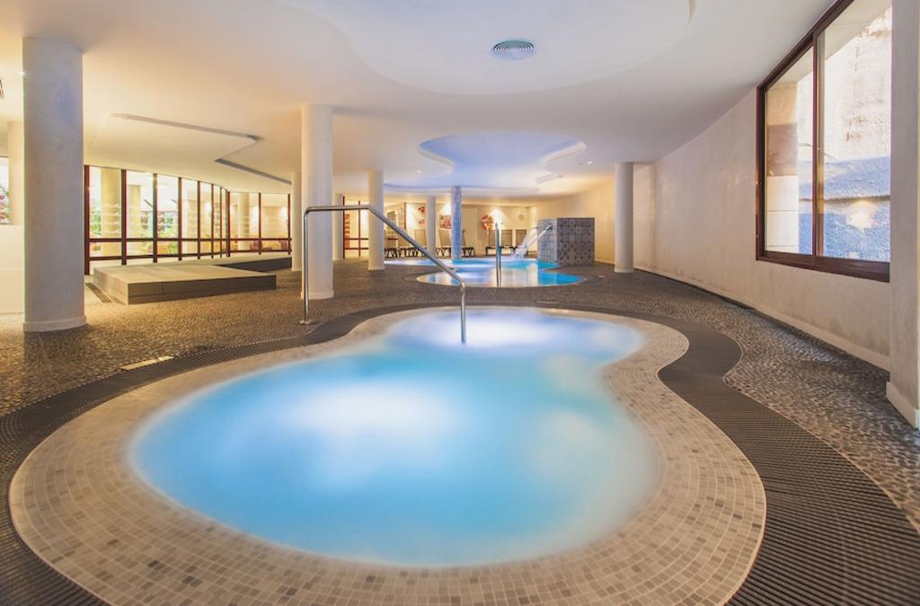 Férias em Maiorca: Tudo Incluído, Parque Aquático e Ferry - Insotel Cala Mandía Resort & Spa