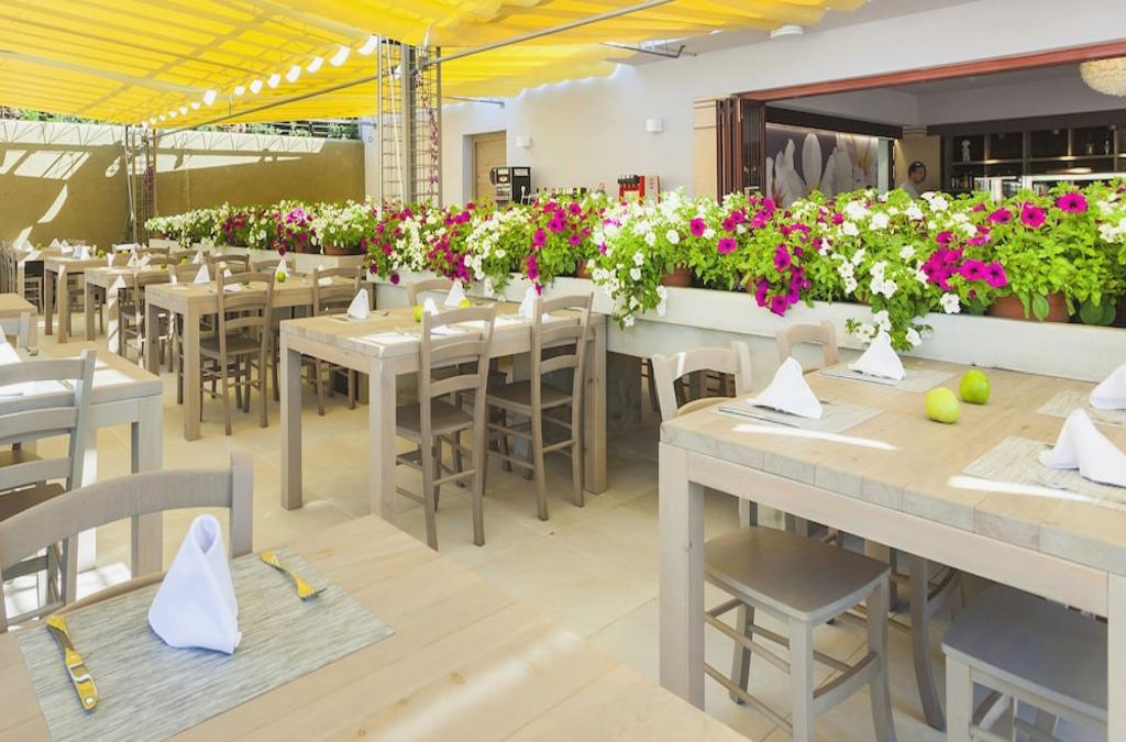 Férias em Maiorca: Tudo Incluído, Parque Aquático e Ferry - Insotel Cala Mandía Resort & Spa