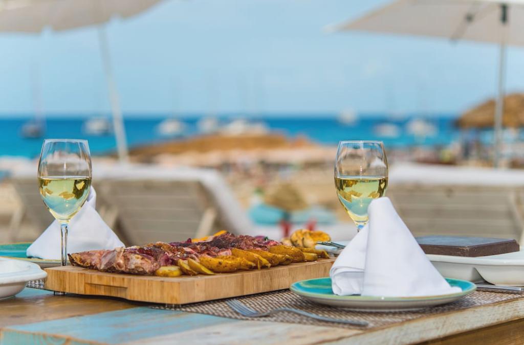 Férias em Maiorca: Tudo Incluído, Parque Aquático e Ferry - Insotel Cala Mandía Resort & Spa