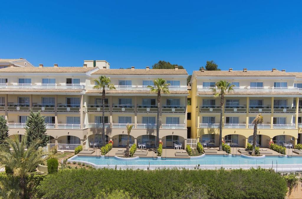 Férias em Maiorca: Tudo Incluído, Parque Aquático e Ferry - Insotel Cala Mandía Resort & Spa