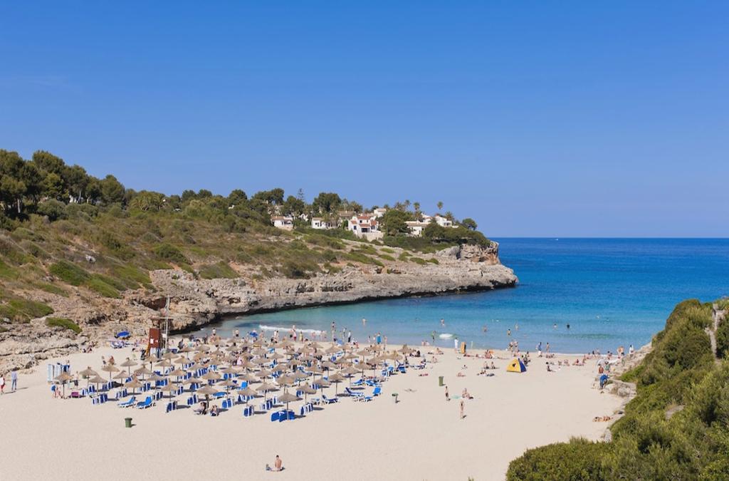Férias em Maiorca: Tudo Incluído, Parque Aquático e Ferry - Insotel Cala Mandía Resort & Spa