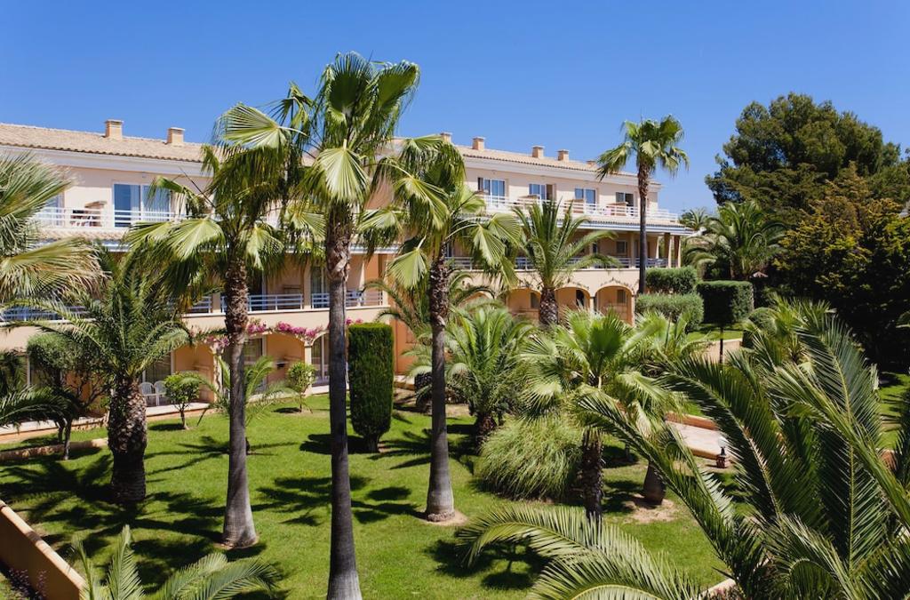 Férias em Maiorca: Tudo Incluído, Parque Aquático e Ferry - Insotel Cala Mandía Resort & Spa