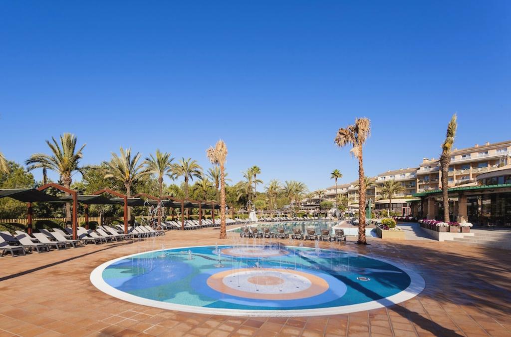 Férias em Maiorca: Tudo Incluído, Parque Aquático e Ferry - Insotel Cala Mandía Resort & Spa