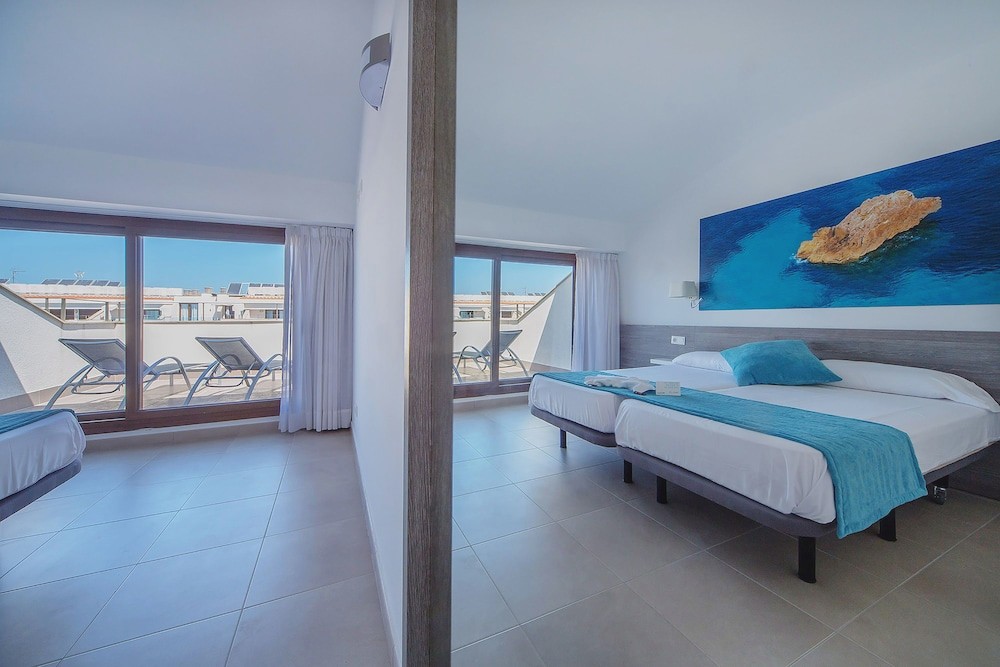 Ferrer Skyline Aparthotel