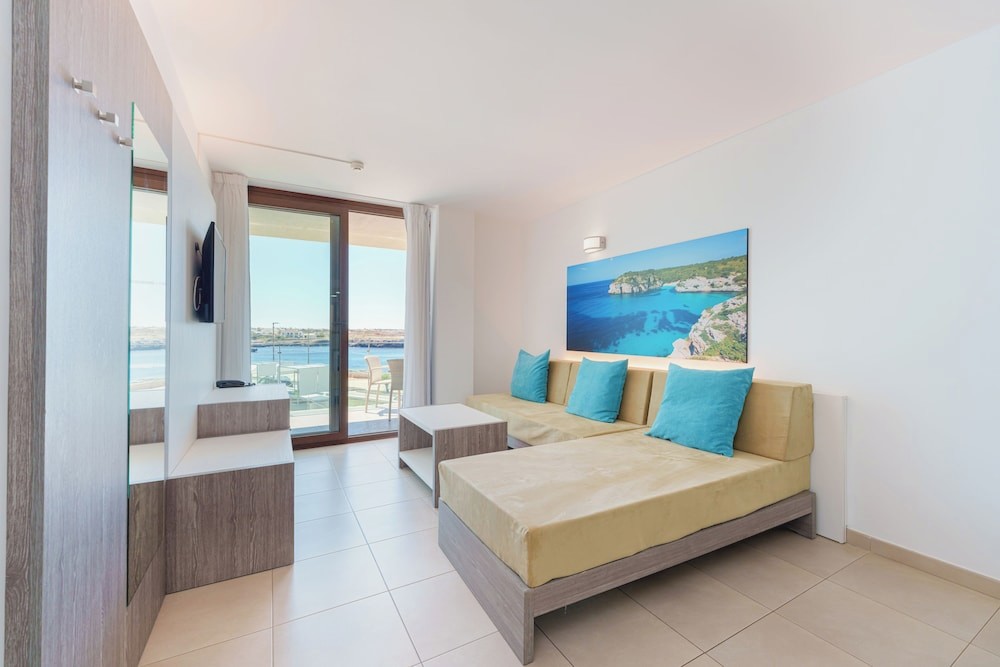 Ferrer Skyline Aparthotel