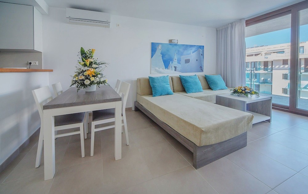 Ferrer Skyline Aparthotel