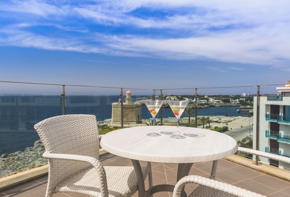 Ferrer Skyline Aparthotel