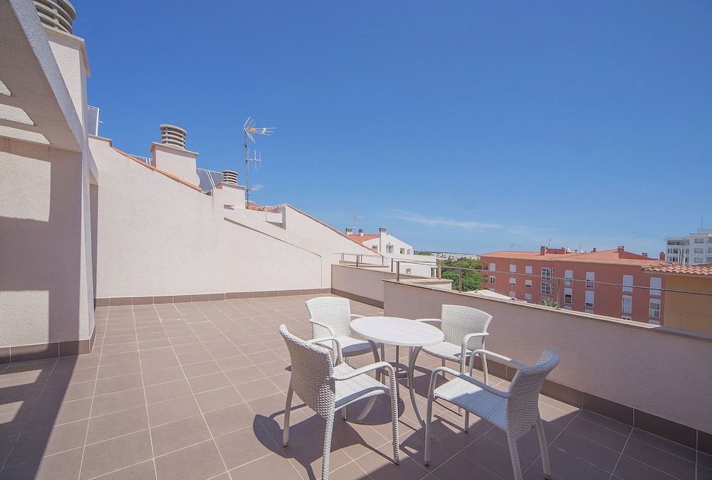 Ferrer Skyline Aparthotel