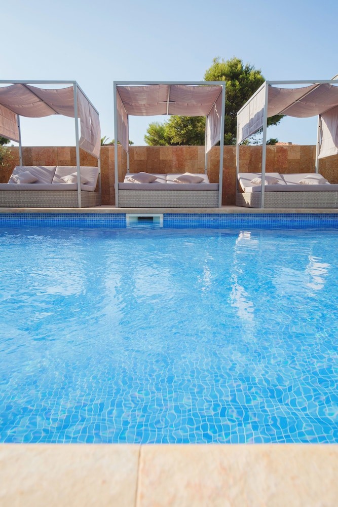 Ferrer Skyline Aparthotel