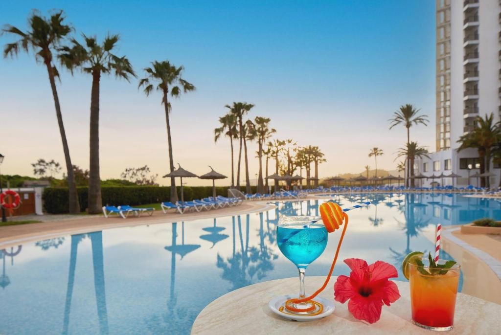 Your Family Holiday in Minorca with Half Board - Incredible discounts for kids!