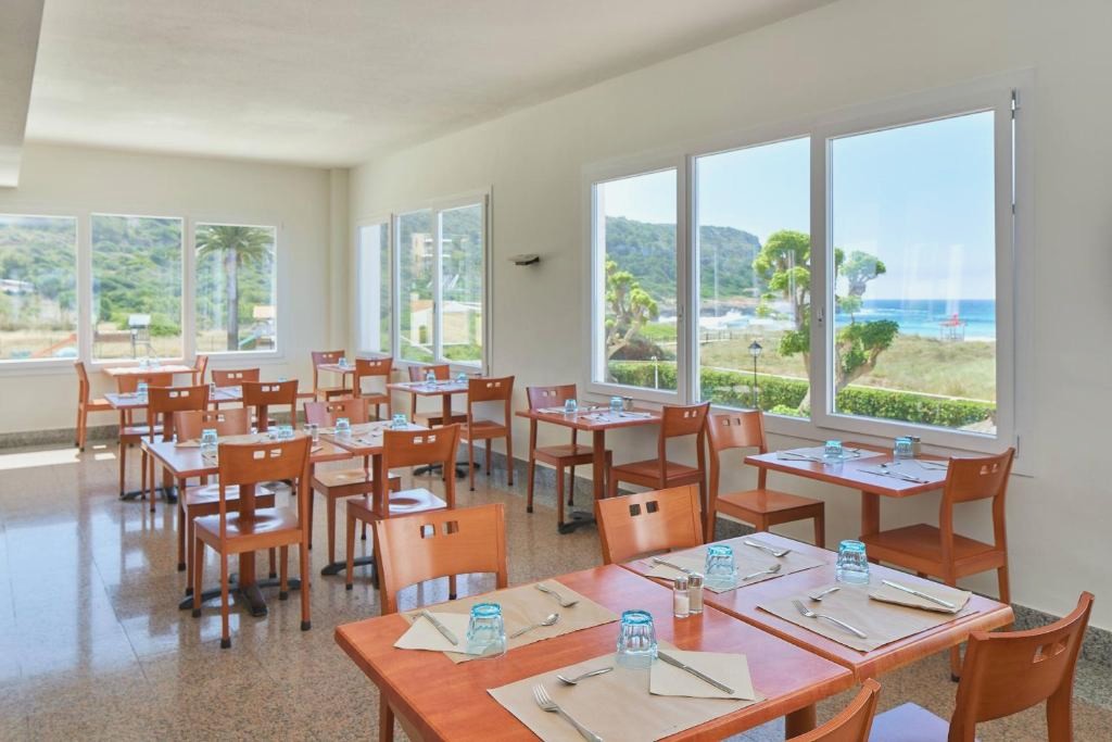 Your Family Holiday in Minorca with Half Board - Incredible discounts for kids!