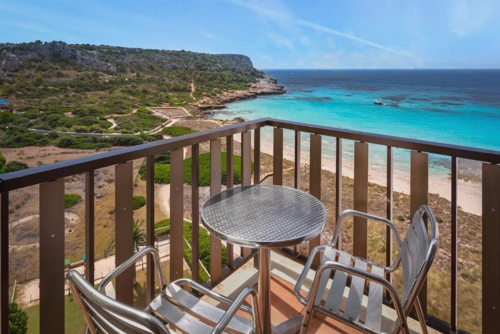Your Family Holiday in Minorca with Half Board - Incredible discounts for kids! - SOL by Meliá Milanos Pingüinos