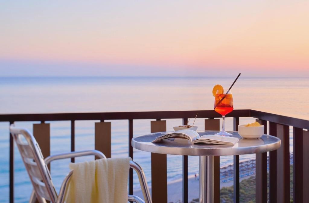 Your Family Holiday in Minorca with Half Board - Incredible discounts for kids! - SOL by Meliá Milanos Pingüinos