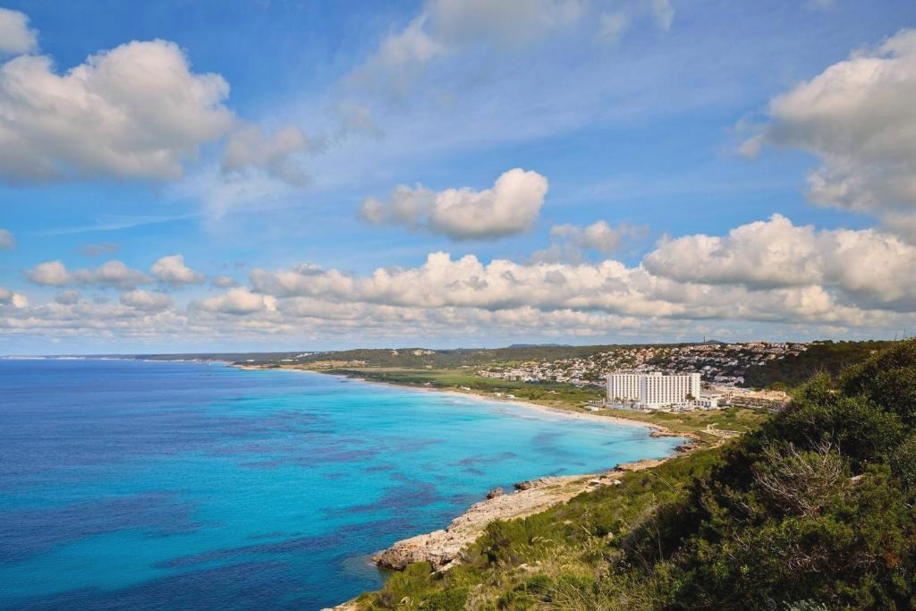 Your Family Holiday in Minorca with Half Board - Incredible discounts for kids!