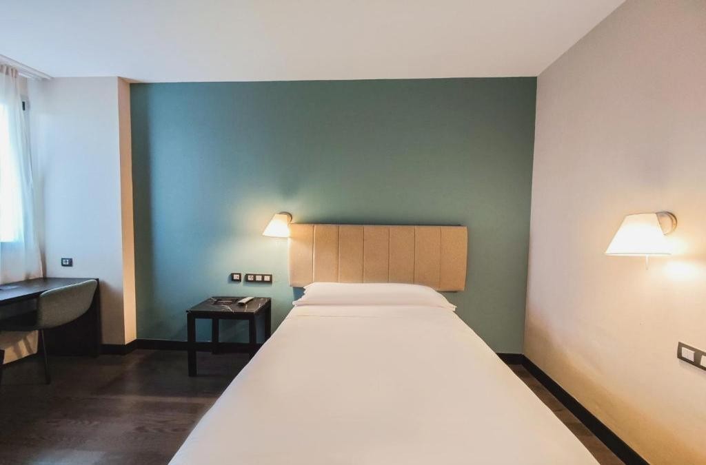 Relax, explore and enjoy authentic Navarra - AZZ Pamplona Norte