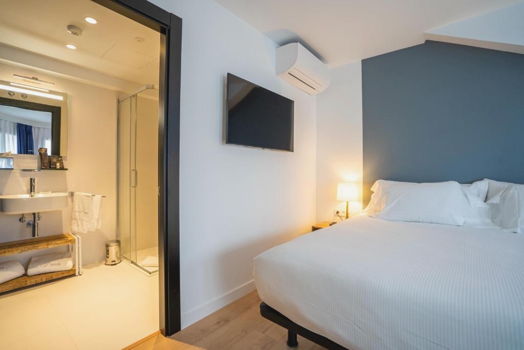 Discover the beauty of San Sebastian - abba Apartments Playa de Gros San Sebastián