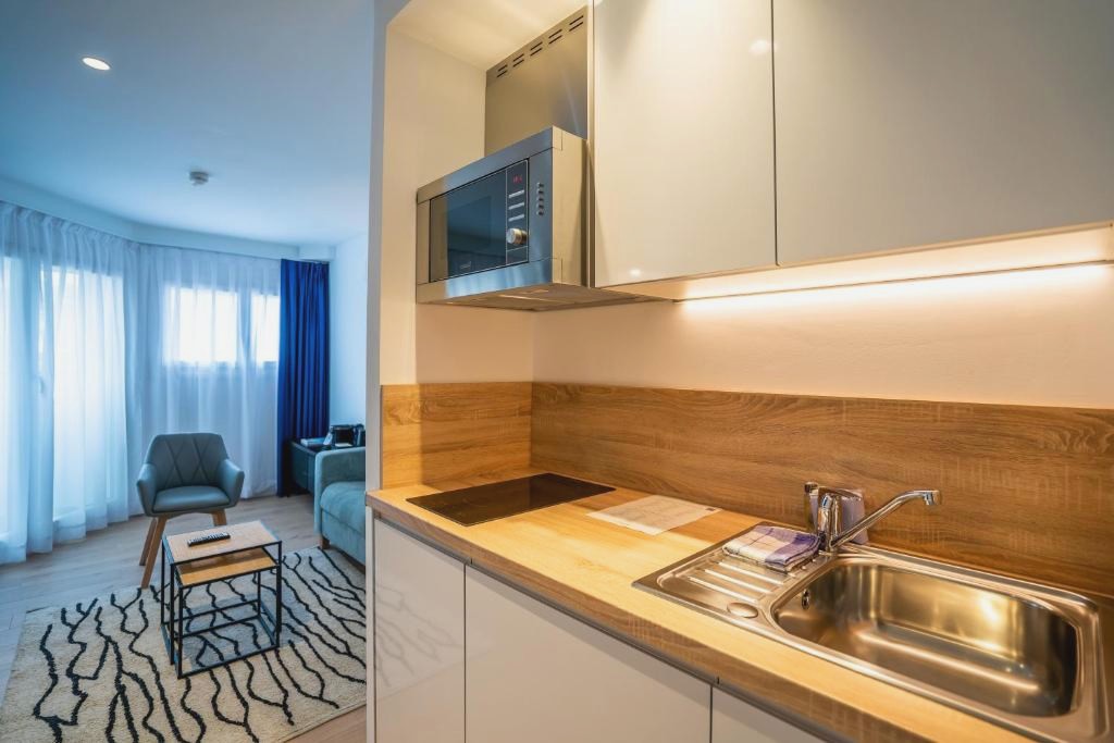 Discover the beauty of San Sebastian - abba Apartments Playa de Gros San Sebastián