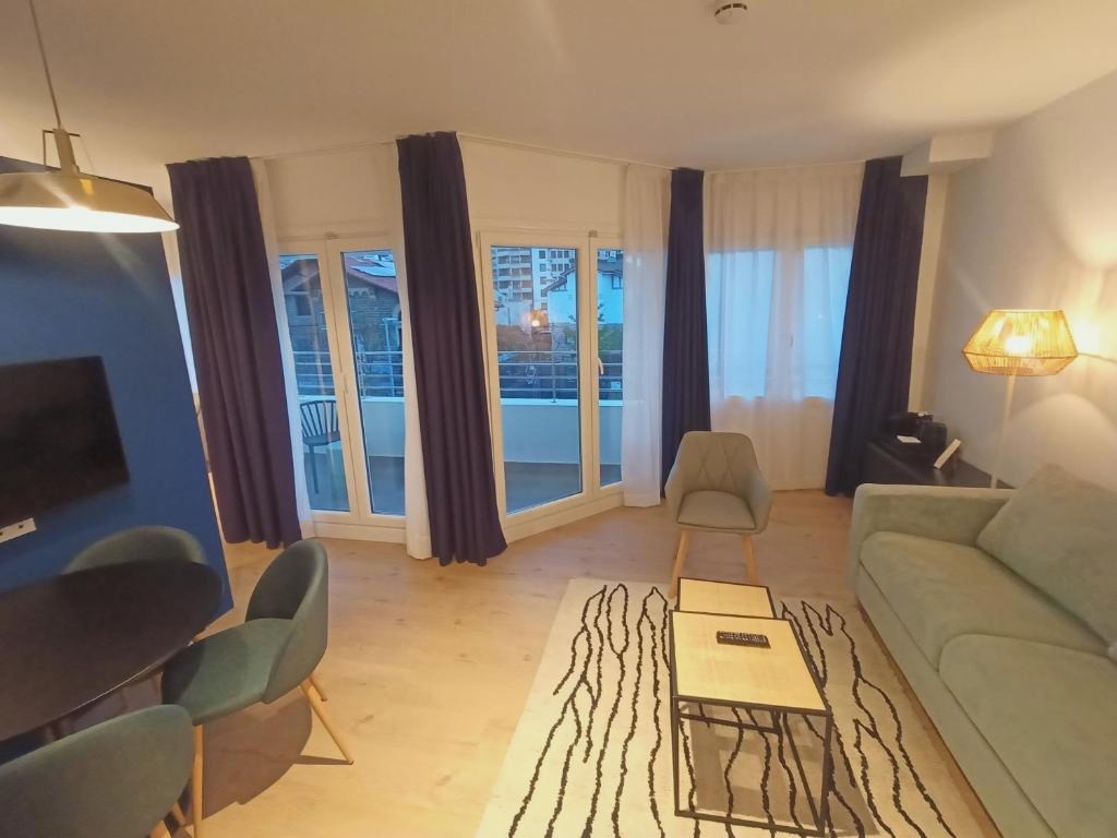 Discover the beauty of San Sebastian - abba Apartments Playa de Gros San Sebastián