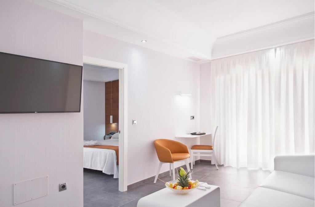 Vacances de la Toussaint en Espagne : cap sur La Manga pour une escapade 4* - Hotel Los Delfines