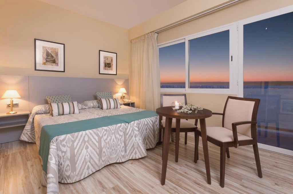 Hotel Izán Cavanna