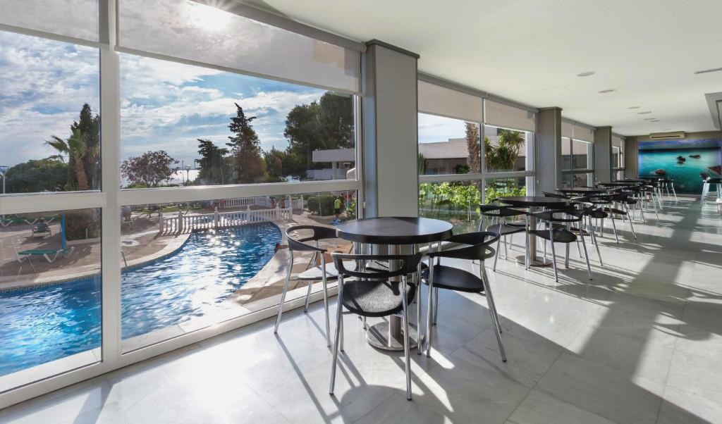 Hotel Izán Cavanna