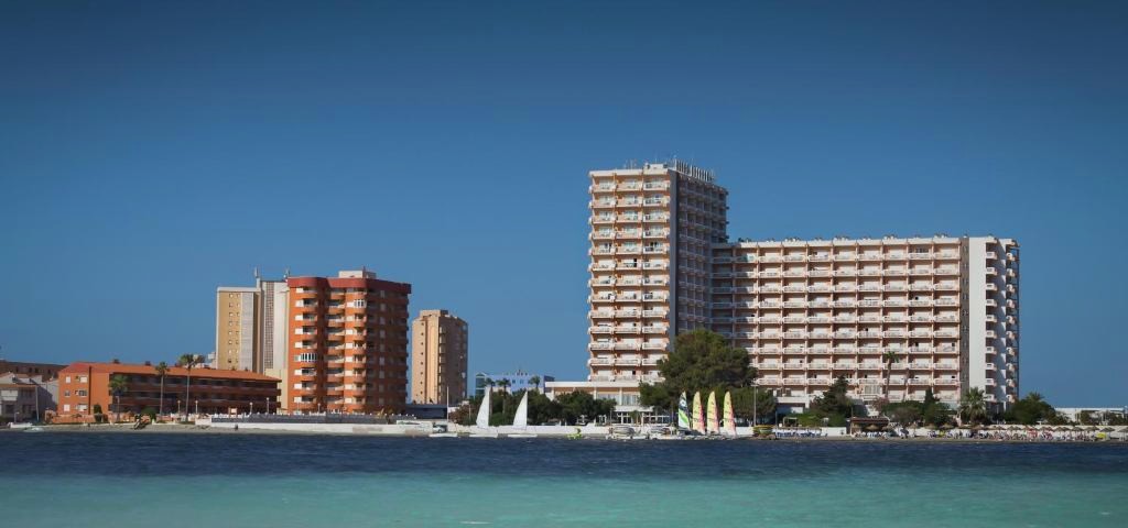 Hotel Izán Cavanna
