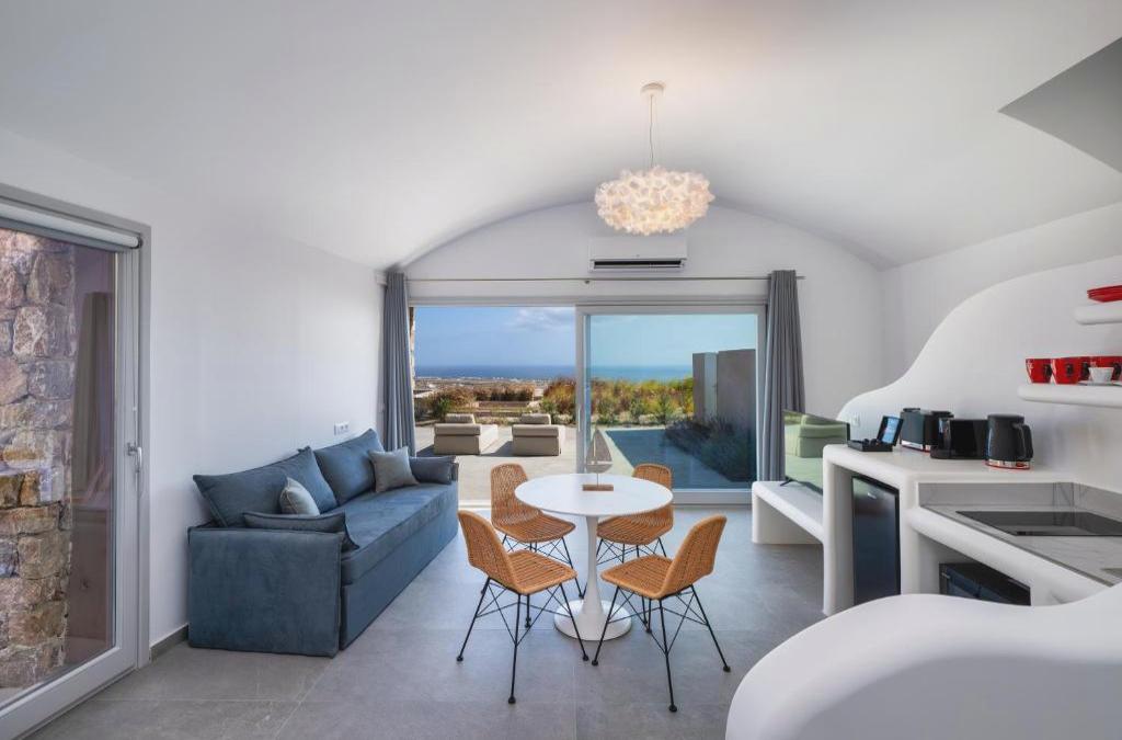 Felicity Cave Suites