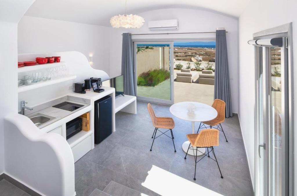 Felicity Cave Suites