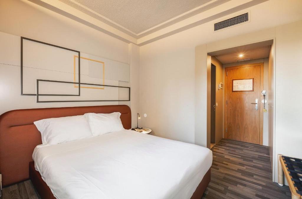 Axis Ofir Beach Resort Hotel
