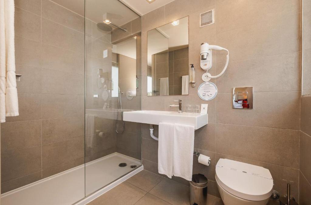 Axis Ofir Beach Resort Hotel